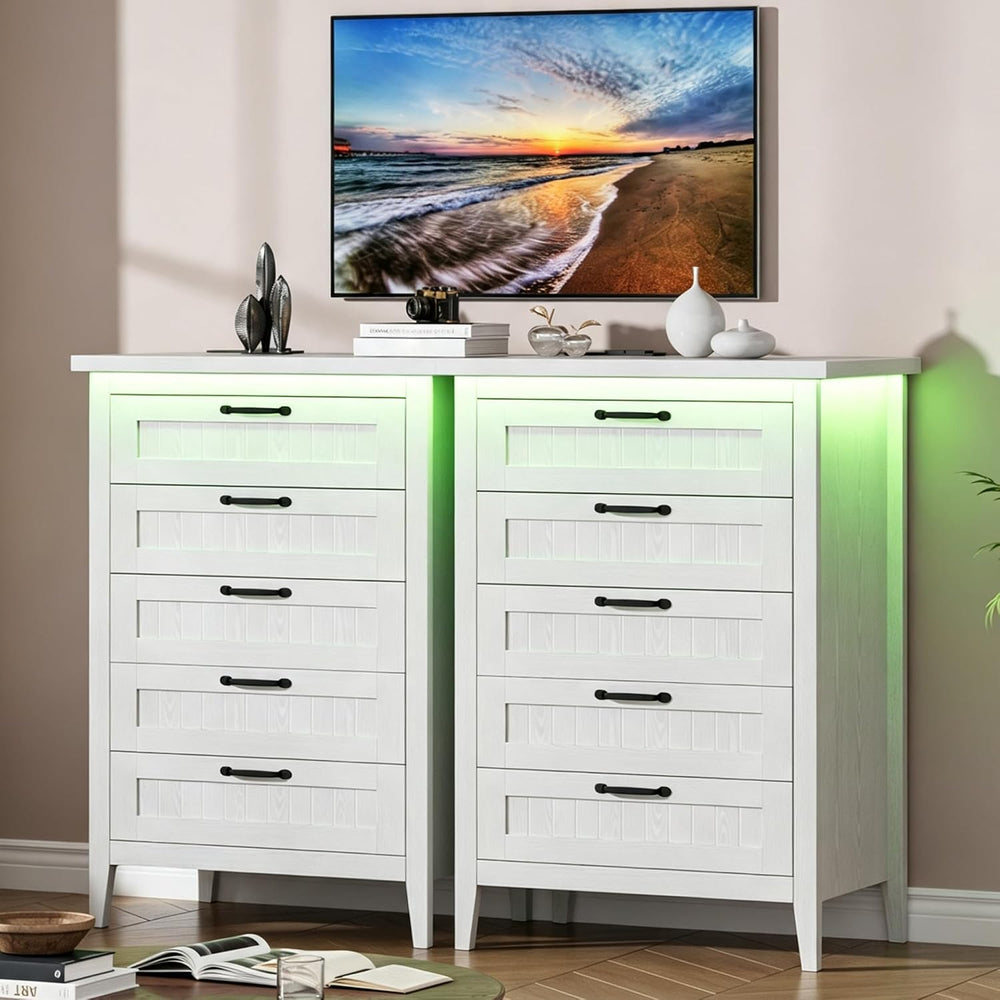 Garvee 44.9'' Tall 5 Drawer Dresser with Power Outlet & LED Lights