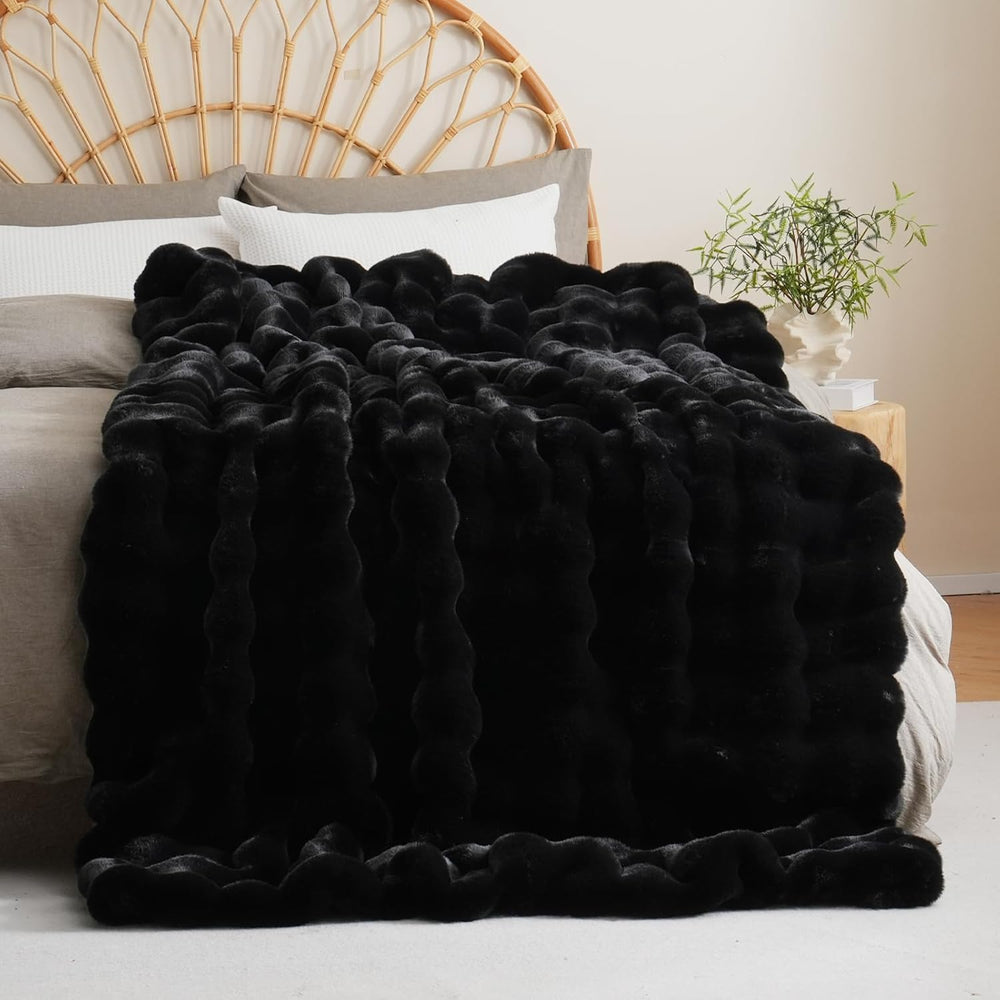 BENVWE Faux Fur Throw Blanket for Couch - Thickened Fluffy Soft Bubble Blanke...