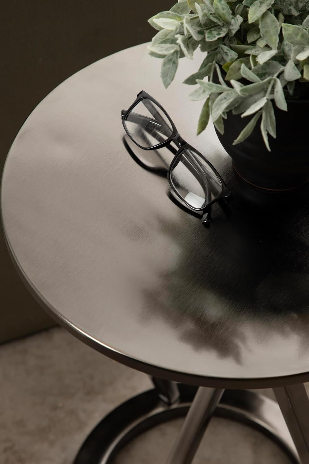 Kate and Laurel Aja Modern Metal Round Side Table; 15 x 15 x 23; Gray Gunmeta...