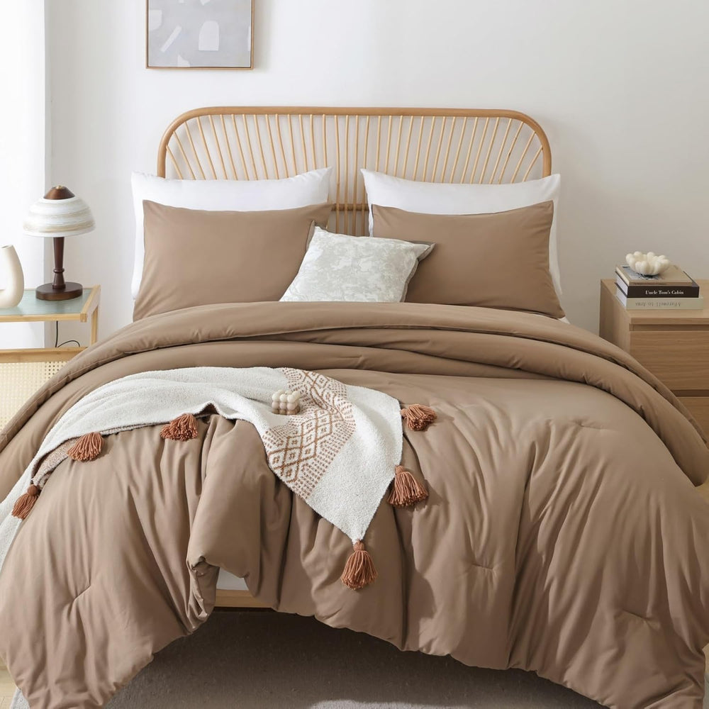 ROSGONIA Queen Comforter Set, Dark Khaki, 3 Pieces Soft Bedding Quilt