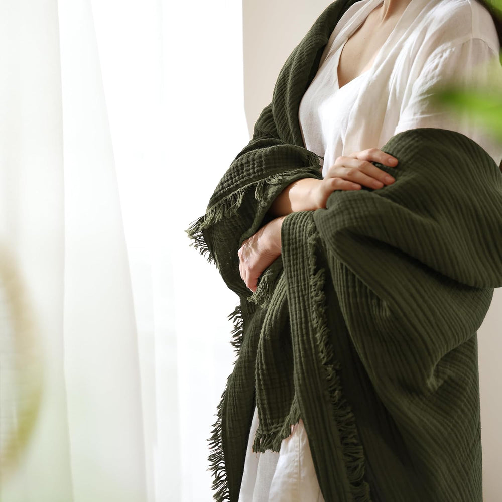 MooMee 100% Cotton Muslin Blanket, Fringed 4-Layer Gauze Bed Throw Blankets