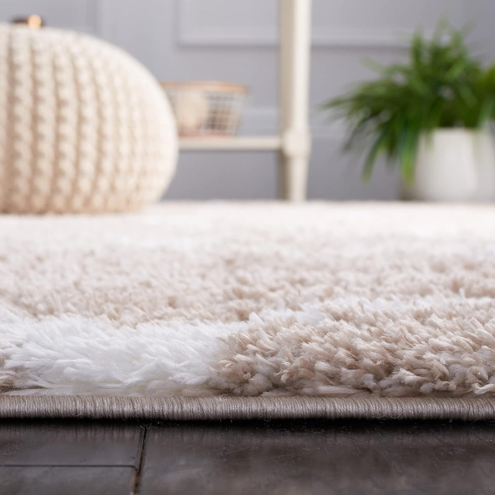 SAFAVIEH Tahoe Shag Collection Area Rug - 9' x 12', Beige & White...