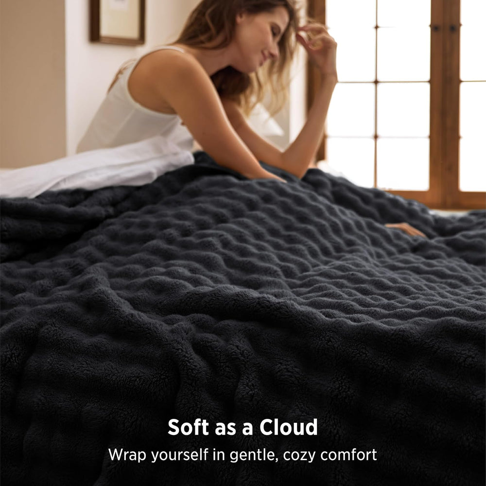 Bedsure Cloud Bubble Fleece Queen Blanket for Bed, Black, 90"×90"