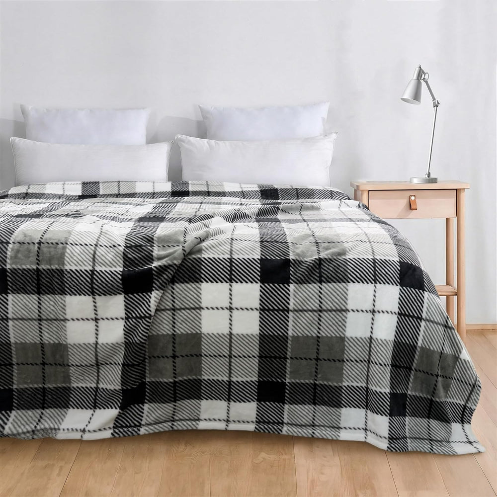 DEZ FURNISHINGS Velvet Plush Blanket, Super Soft, for Couch, Bed, All Season ...