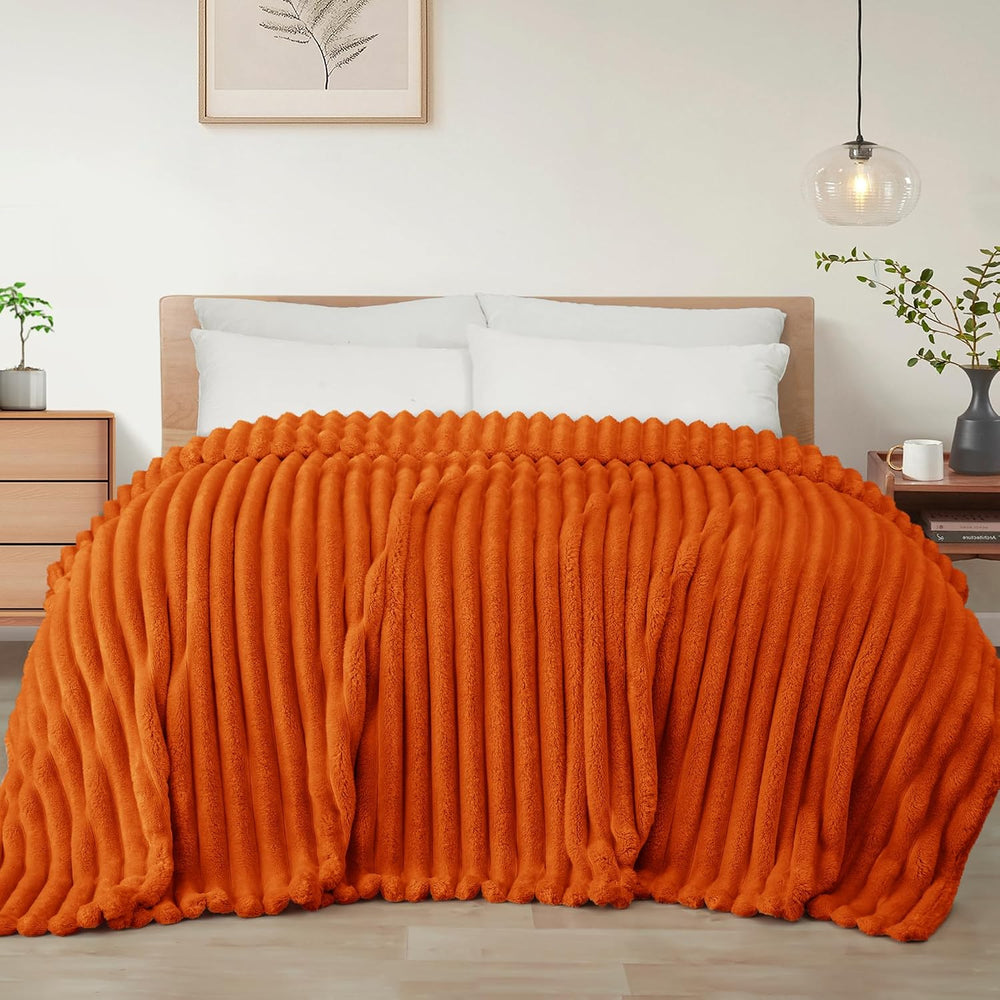 Exclusivo Mezcla California King Size Flannel Fleece Blanket, Super Soft