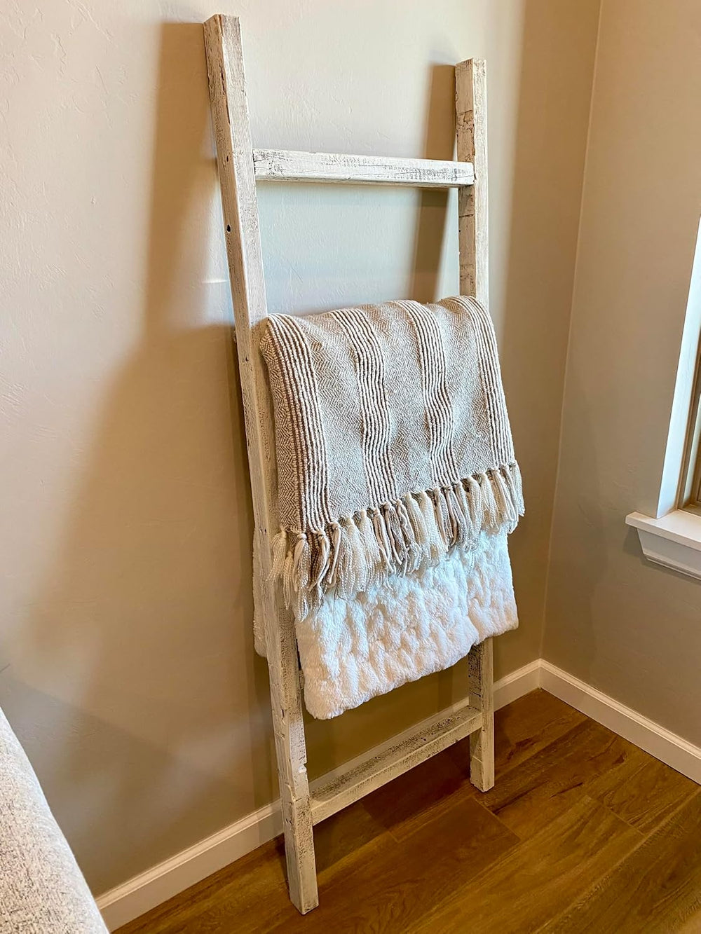 BARNWOODUSA Rustic Farmhouse Decorative Ladder, 72x21x1.63, White Wash | Come...