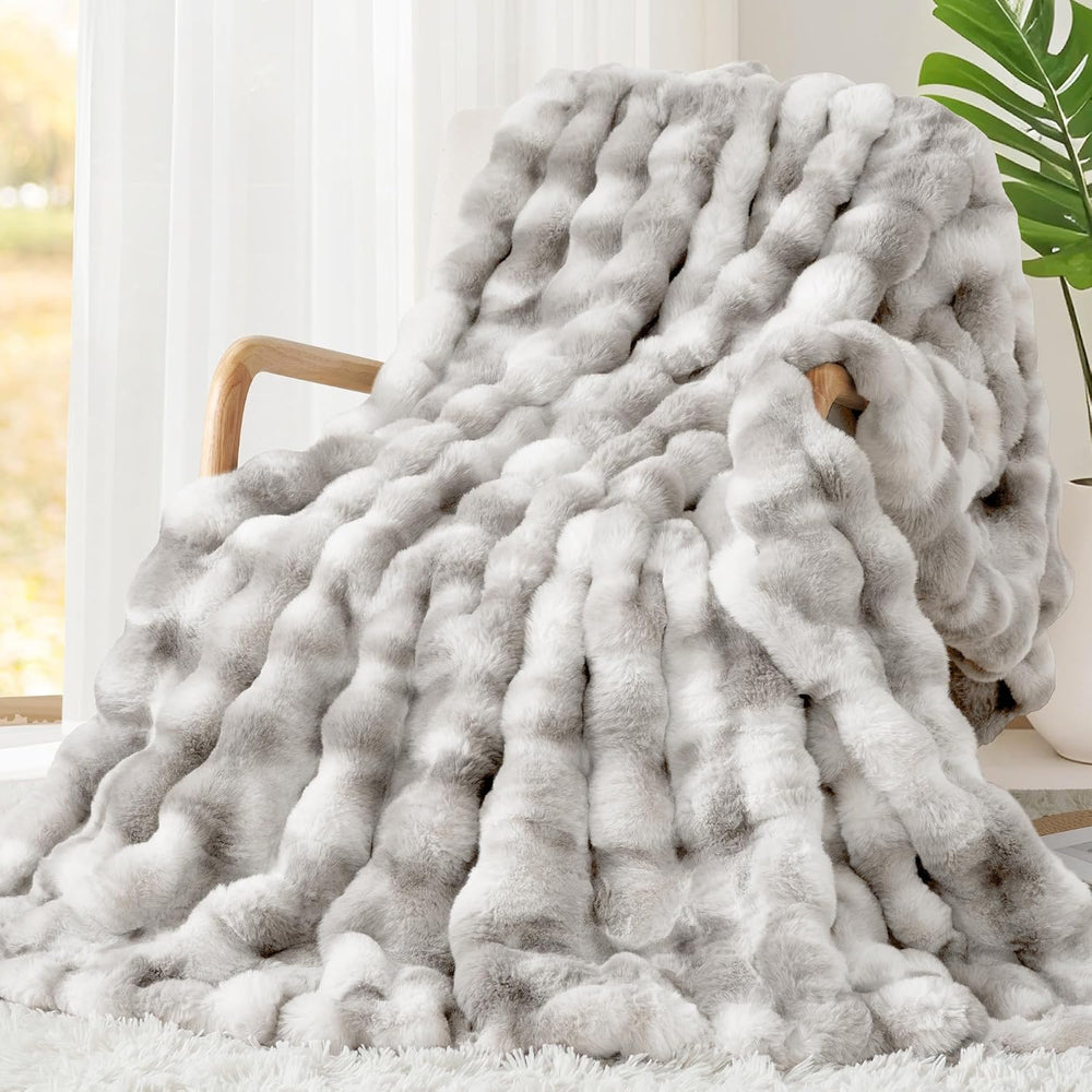 Luxury 1000GSM Faux Rabbit Fur Throw Blanket, Super Heavy Warm Cozy Grey Blan...