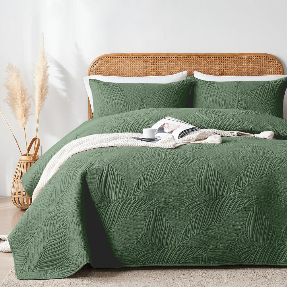 King Quilt Bedding Set Lightweight Soft Olive Green Bedspread Coverlet with L...