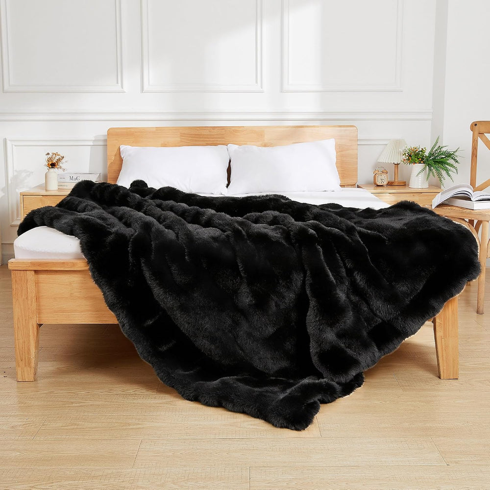 Latepis Soft Black Throw Blanket, Warm Cozy Faux Fur Throw Blanket for Couch,...