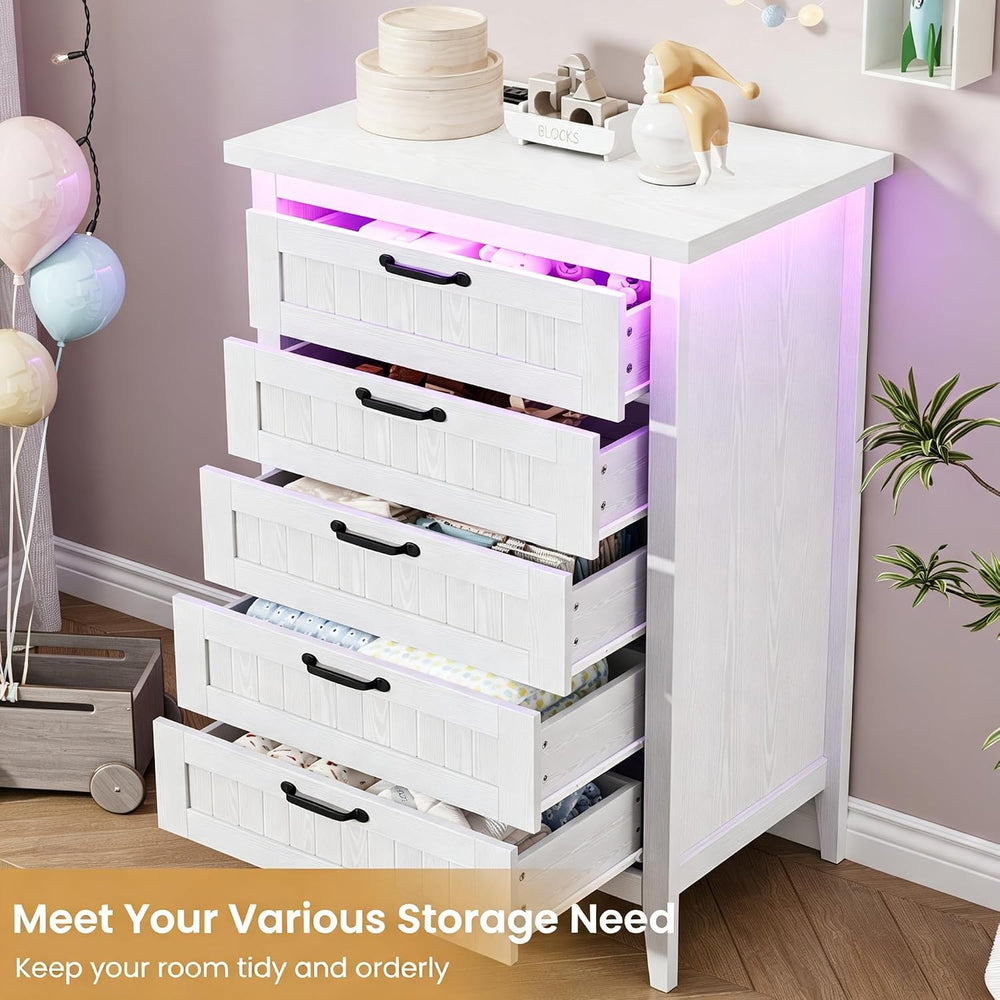 Garvee 44.9'' Tall 5 Drawer Dresser with Power Outlet & LED Lights