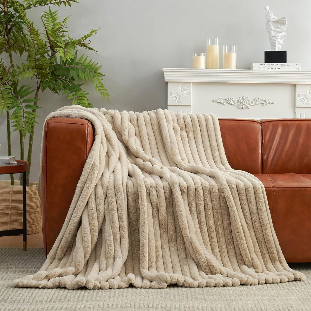 Amรฉlie Home Soft Striped Faux Fur Throw Blanket for Couch, Beige, 55"x70...