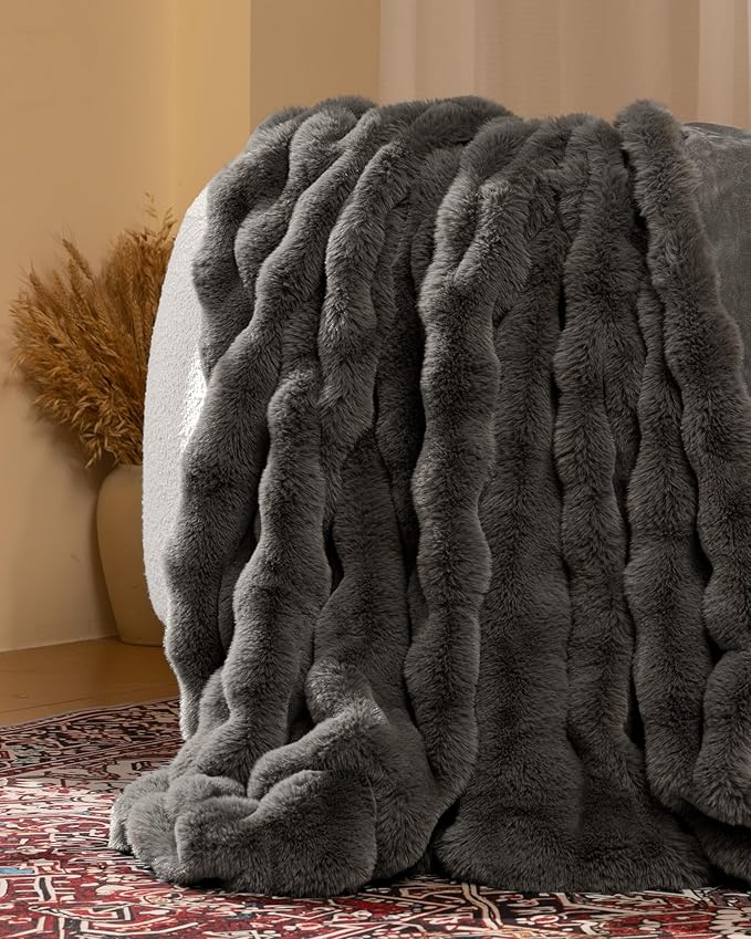 Ultra Soft Cozy Faux Fur Throw Blanket, Fuzzy Plush Thick Bubble Blanket