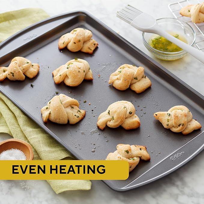 Wilton Perfect Results Nonstick Medium 15 x 10 in Cookie Baking Sheets Set (2...
