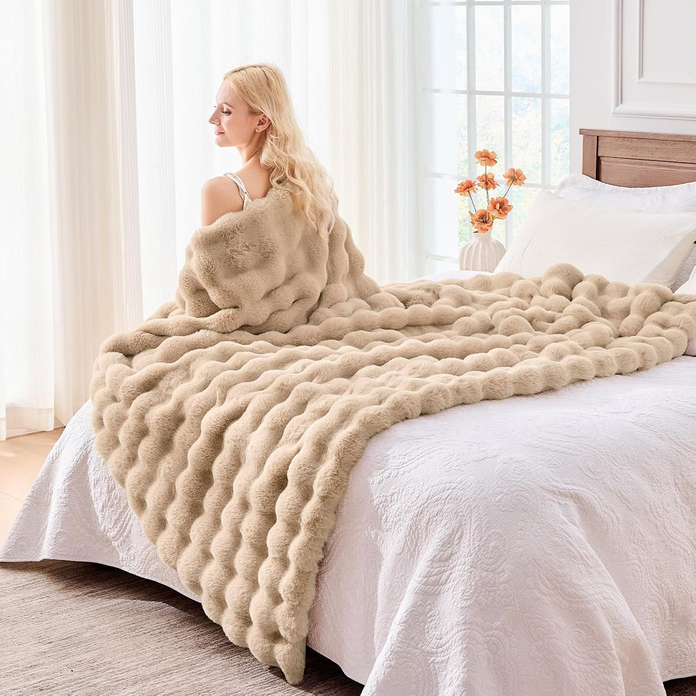 Faux Fur Throw Blanket for Couch - Cozy Fuzzy Soft Plush Fluffy Thick Luxury ...