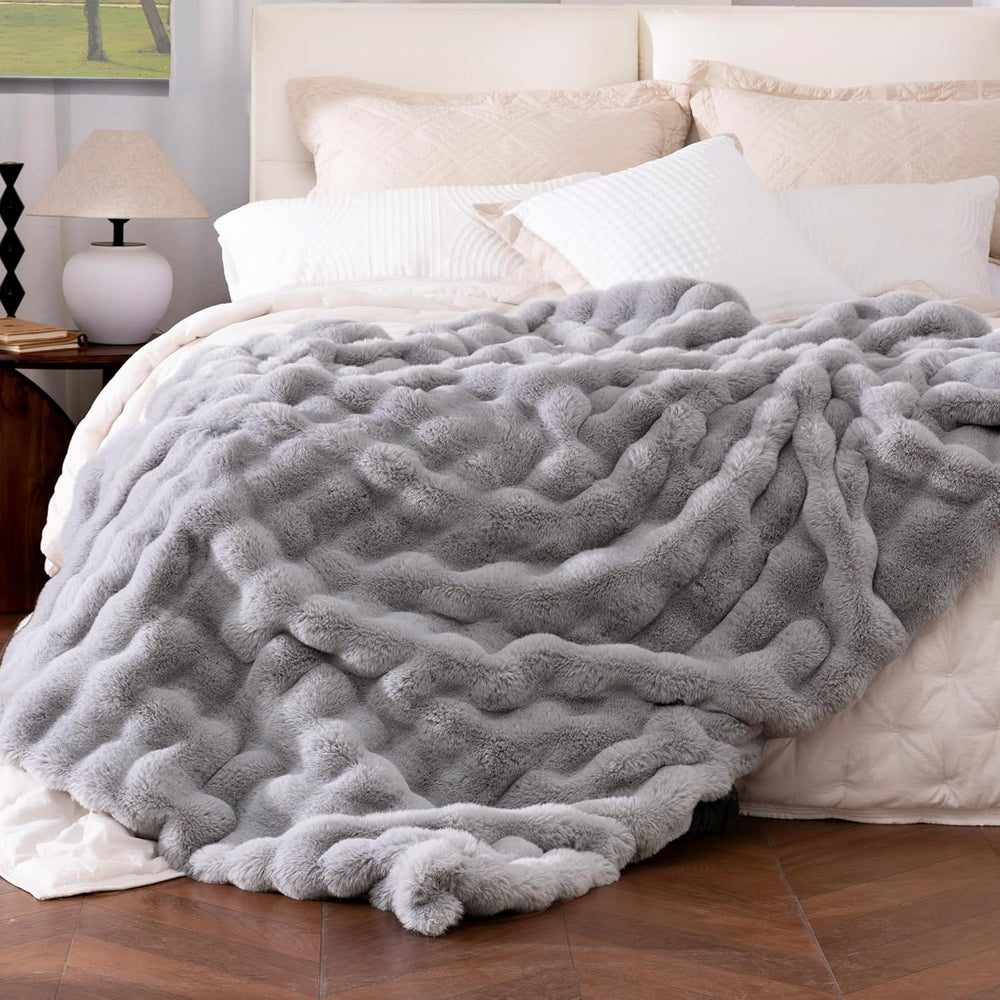 Ultra Soft Cozy Faux Fur Throw Blanket, Fuzzy Plush Thick Bubble Blanket