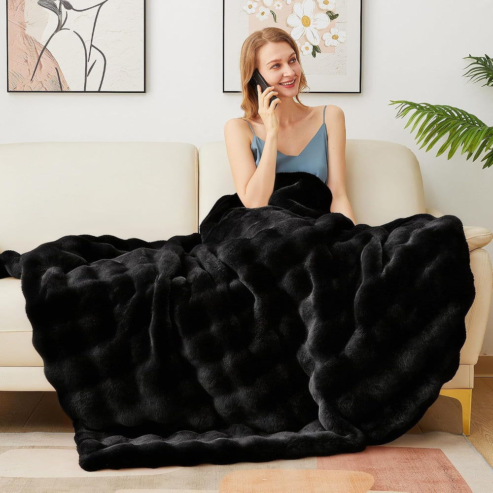 Latepis Soft Black Throw Blanket, Warm Cozy Faux Fur Throw Blanket for Couch,...