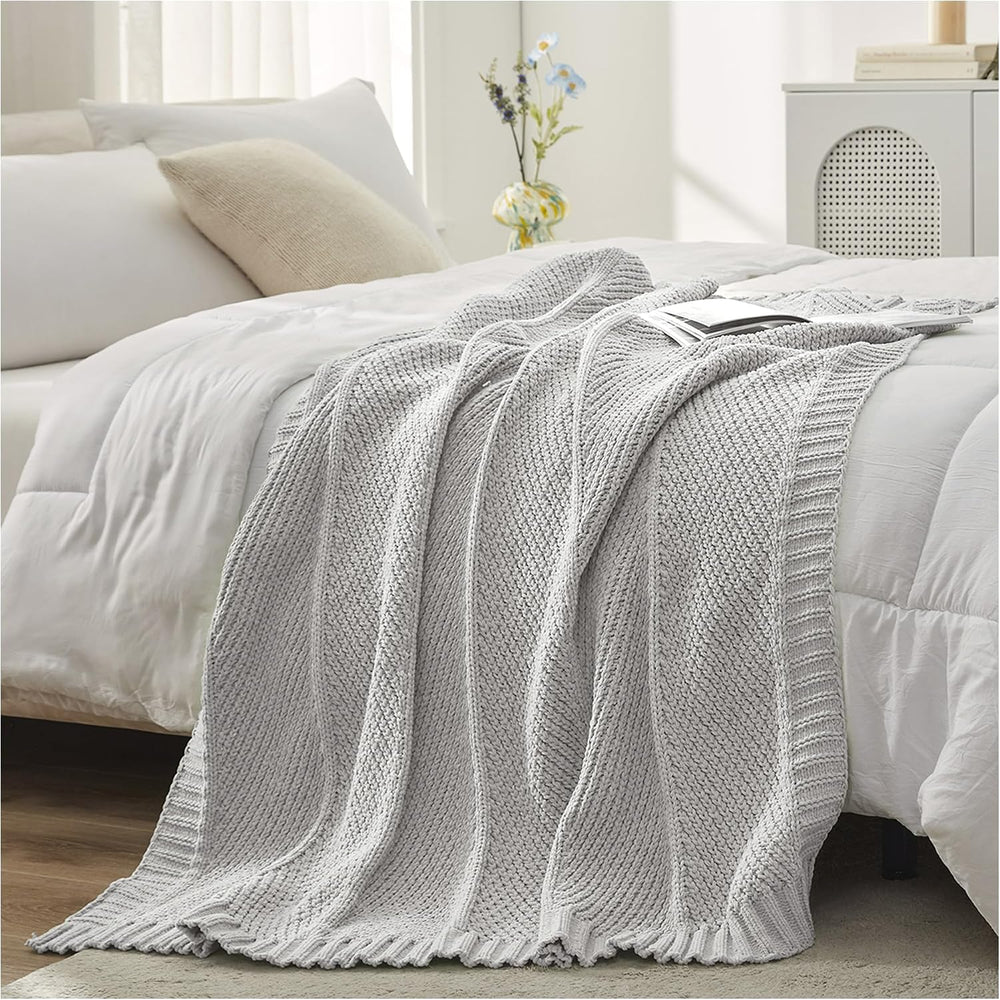 Amรฉlie Home Chenille Knit Throw Blanket for Couch, Light Gray, 50"x60"