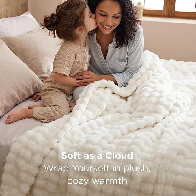 Bedsure 3D Fleece Bubble Blanket