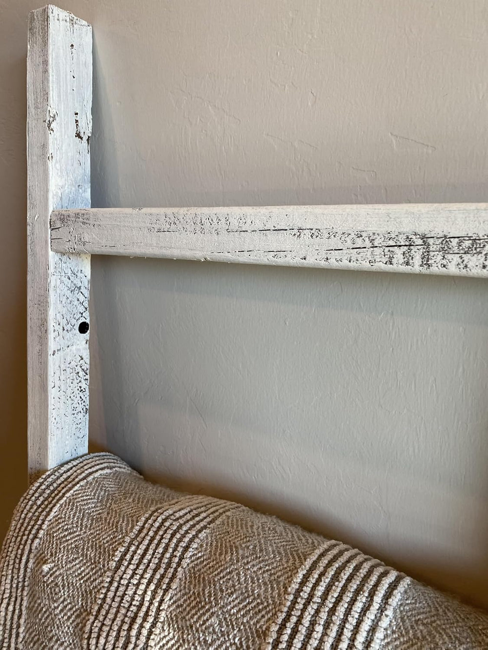 BARNWOODUSA Rustic Farmhouse Decorative Ladder, 72x21x1.63, White Wash | Come...