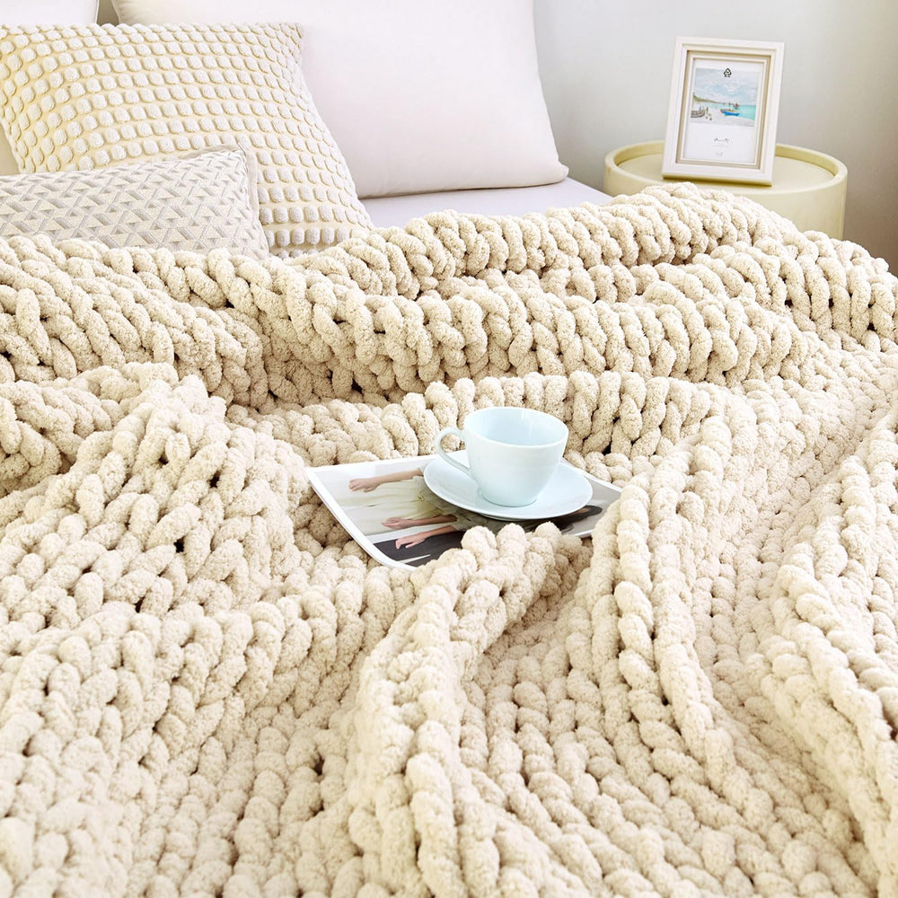 Chunky Knit Blanket Throw for Couch, 51"x63" Chunky Yarn Knitted Bl...