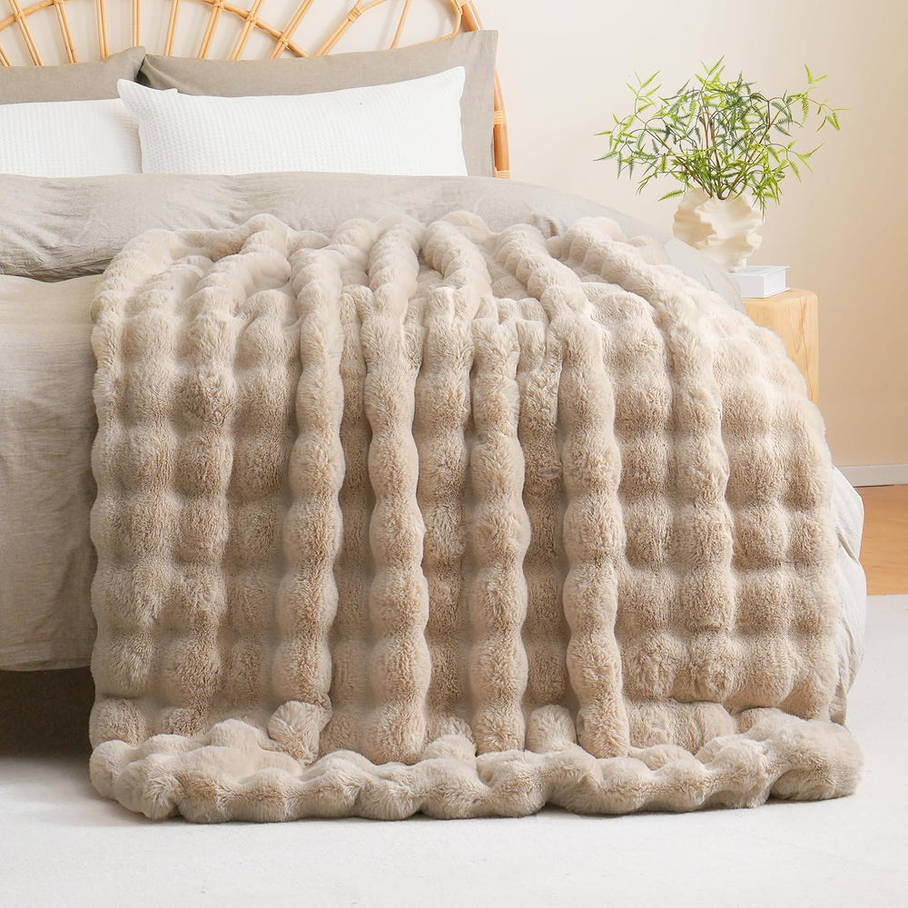 Faux Fur Throw Blanket for Couch - Cozy Fuzzy Soft Plush Fluffy Thick Luxury ...