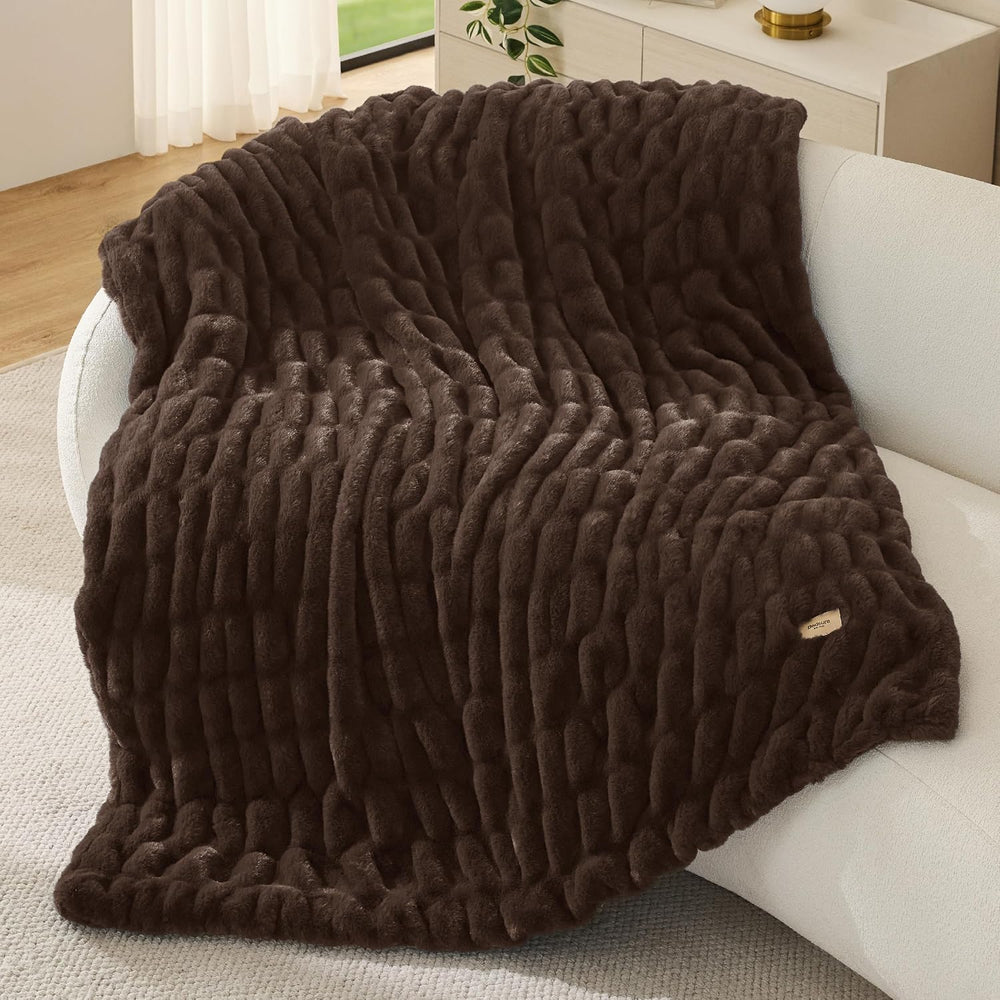 Bedsure Soft Double-Sided Faux Fur Throw Blanket, Chestnut Brown, 50"x60...