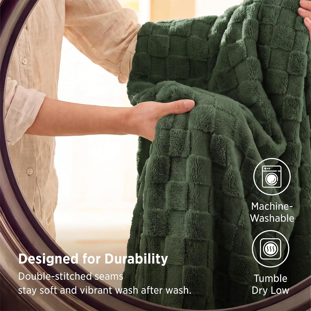 Bedsure Checkered Soft Cozy Queen Blanket for Bed, Olive Green, 90"×90&q...