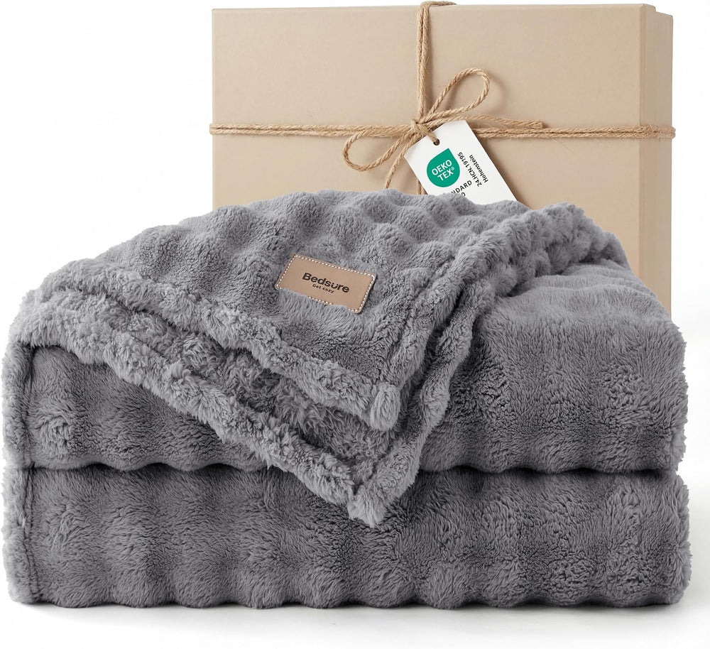 Bedsure 3D Fleece Bubble Blanket