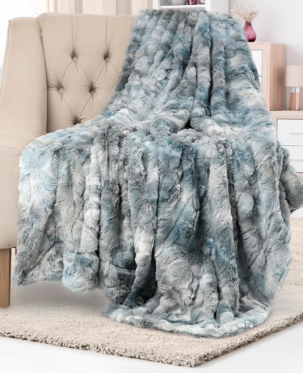 Everlasting Comfort Soft & Comfortable Arctic Blue Faux Fur Throw Blanket...