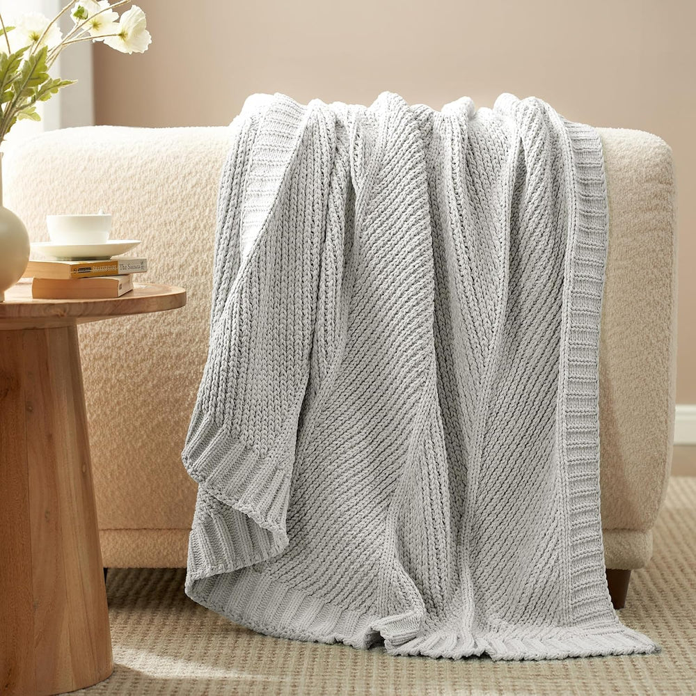 Amรฉlie Home Chenille Knit Throw Blanket for Couch, Light Gray, 50"x60"