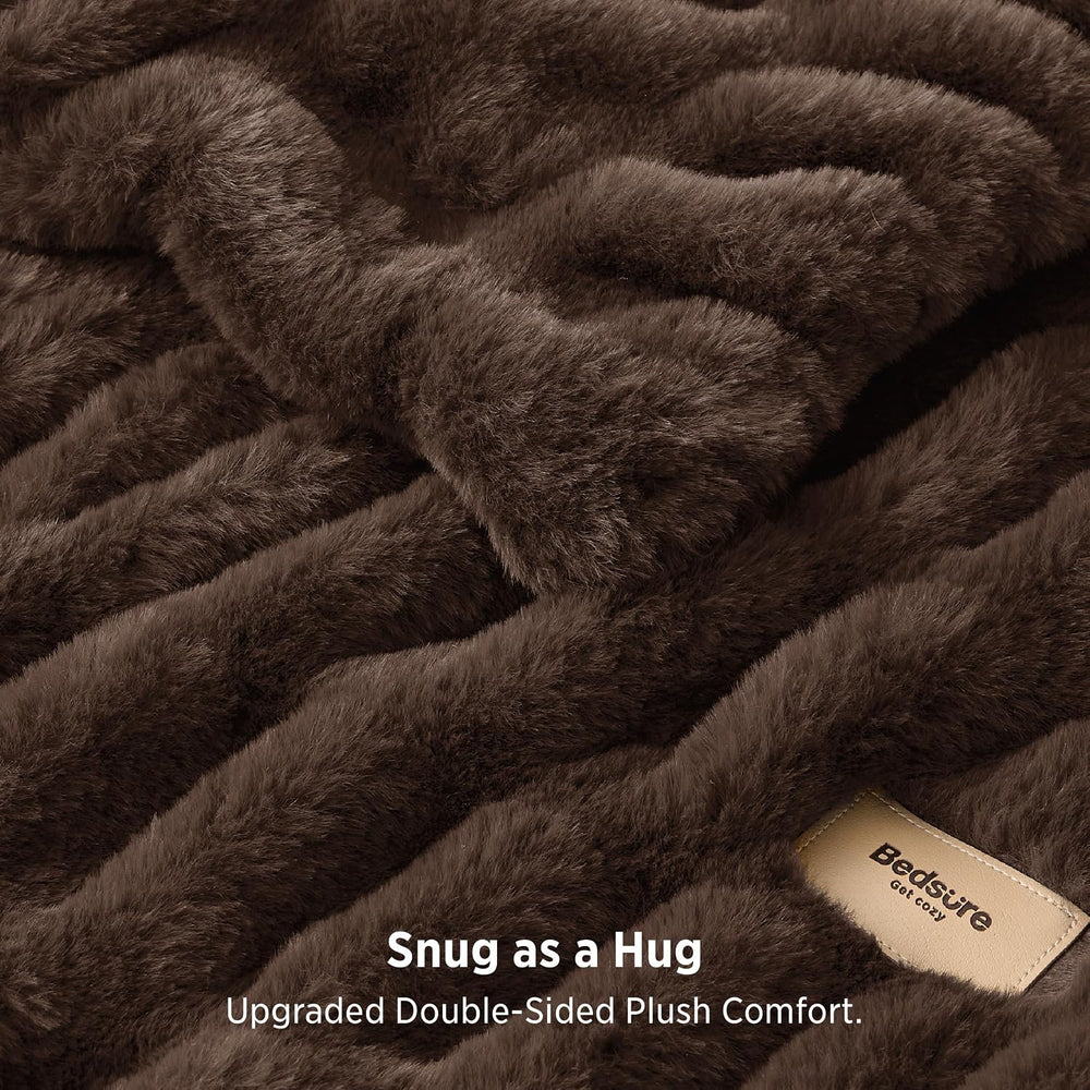 Bedsure Soft Double-Sided Faux Fur Throw Blanket, Chestnut Brown, 50"x60...