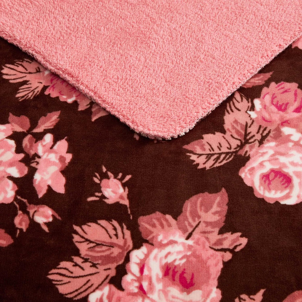 Betsey Johnson – Twin Size Blanket, Soft Plush Bedding with Cozy Sherpa Rever...
