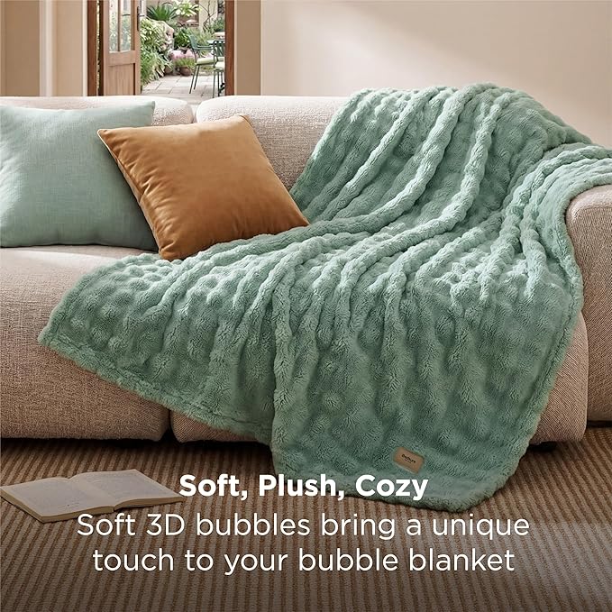 Bedsure 3D Fleece Bubble Blanket