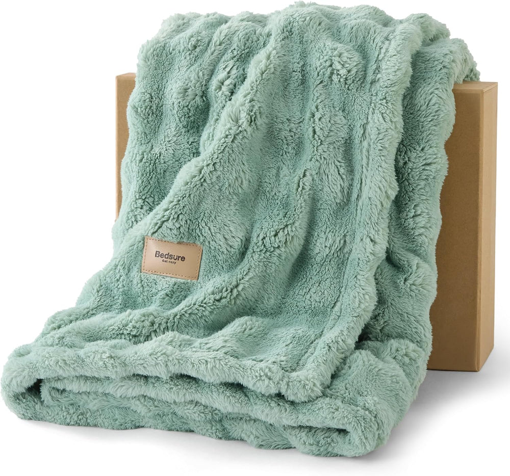 Bedsure 3D Fleece Bubble Blanket