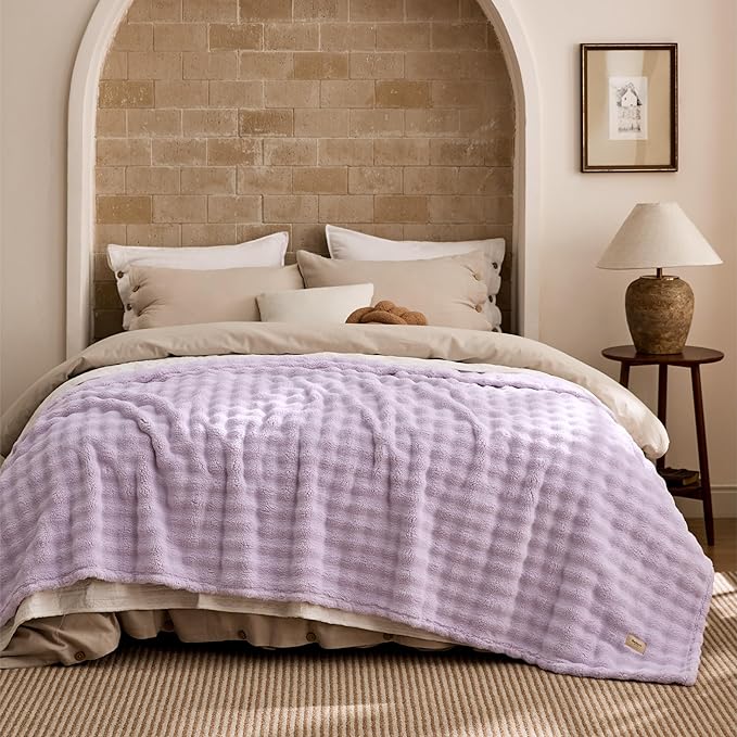 Bedsure 3D Fleece Bubble Blanket