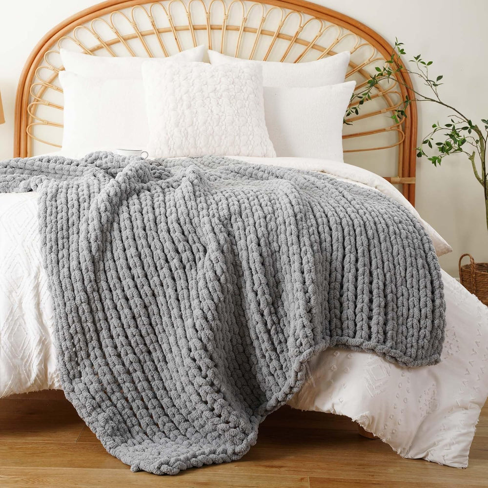 Chunky Knit Throw Blanket for Couch, Light Grey Throw Blanket 50"x60"