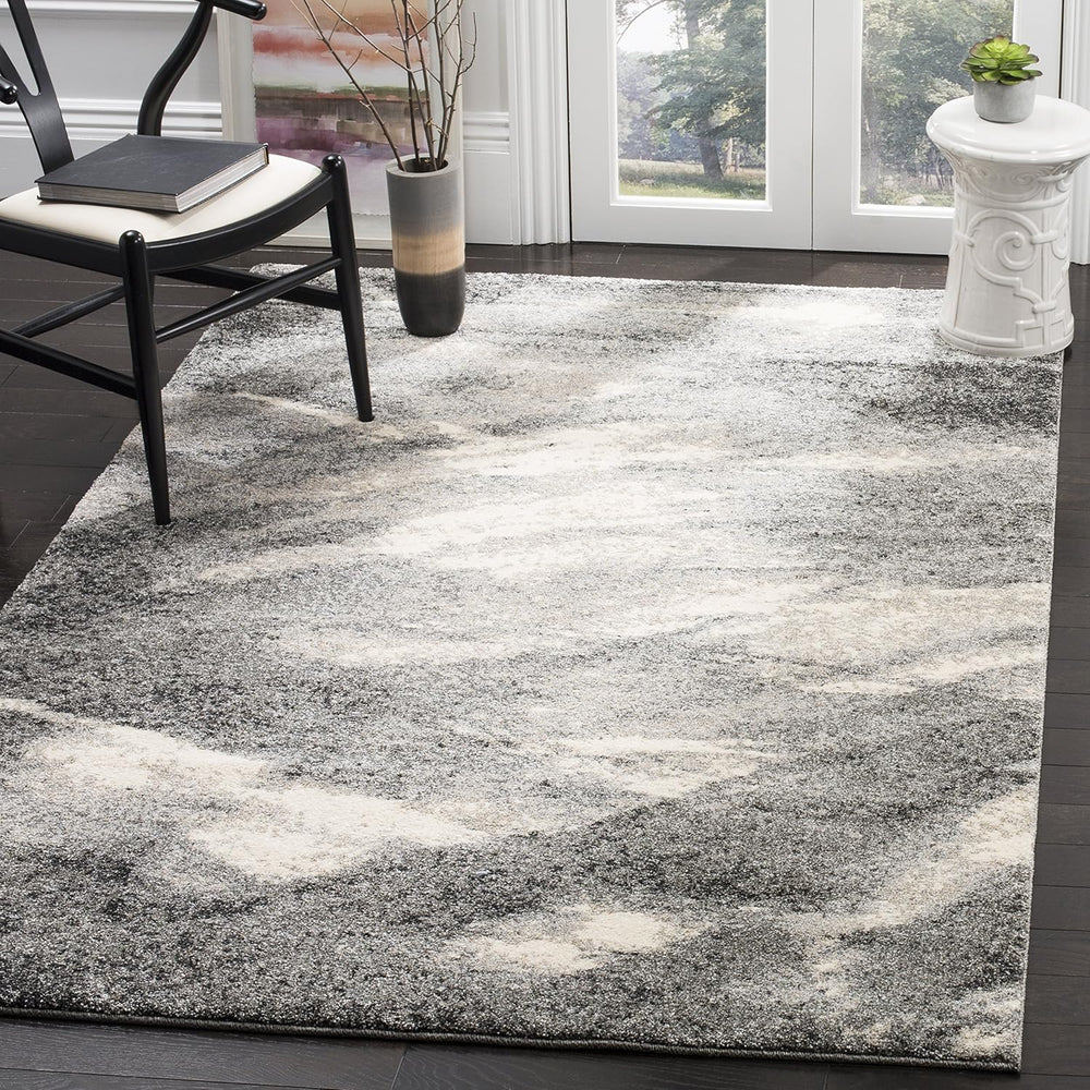 SAFAVIEH Retro Collection Area Rug - 5'3" x 8', Grey & Ivory...