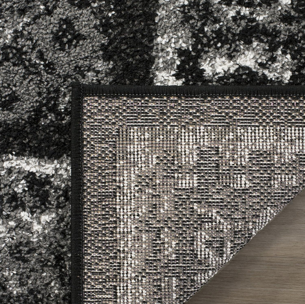 SAFAVIEH Adirondack Area Rug 4x6, Black & Silver ADR110A