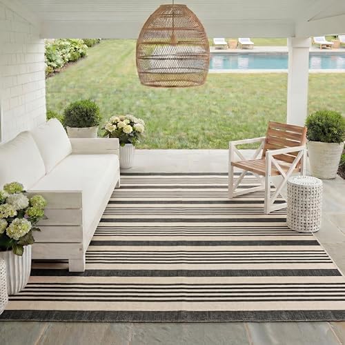 SAFAVIEH Courtyard Outdoor Area Rug 8x10, Large Black & Bone CY6062-216