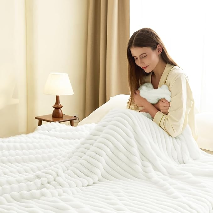 HIMEET Off White Ribbed King Size Blanket - Image 5