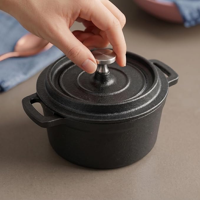 Flavehc Mini Cocotte 16 oz Pre-Seasoned Mini Dutch Oven 0.5 qt. Cast Iron - Image 2