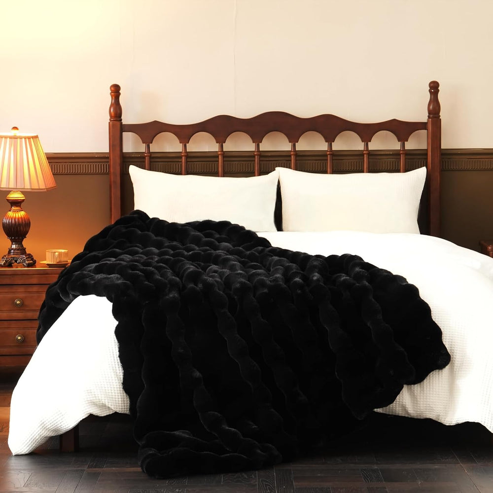 BENVWE Faux Fur Throw Blanket for Couch - Thickened Fluffy Soft Bubble Blanke...