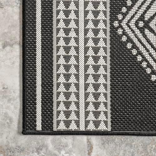nuLOOM Ranya Black Geometric Power Loomed Indoor/Outdoor Area Rug, 7' x 9...