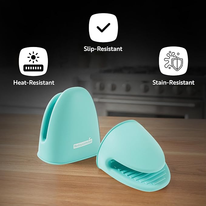 Restaurantware Comfy Grip 4.3 x 3.5 x 4.2 Inch Mini Oven Mitt Pot Holders 1 - Image 4