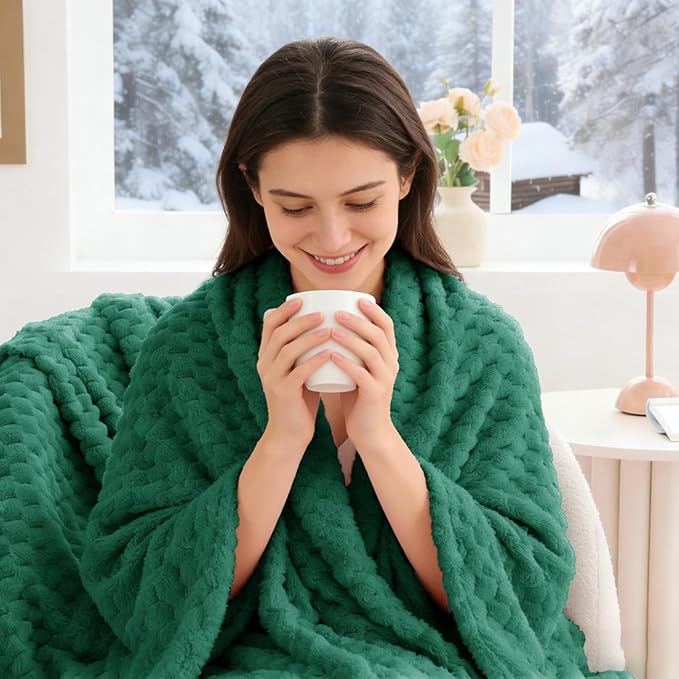 BEDELITE Fleece Throw Blanket for Couch & Bed - Image 4