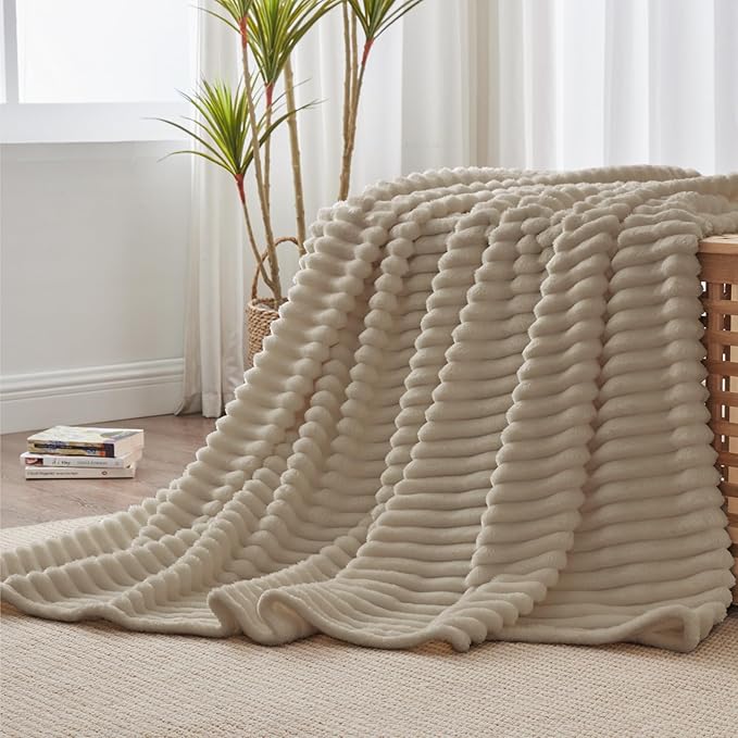 BEDELITE Twin Blanket for Couch & Bed, 300GSM Soft & Warm Fleece Blanket - Image 2