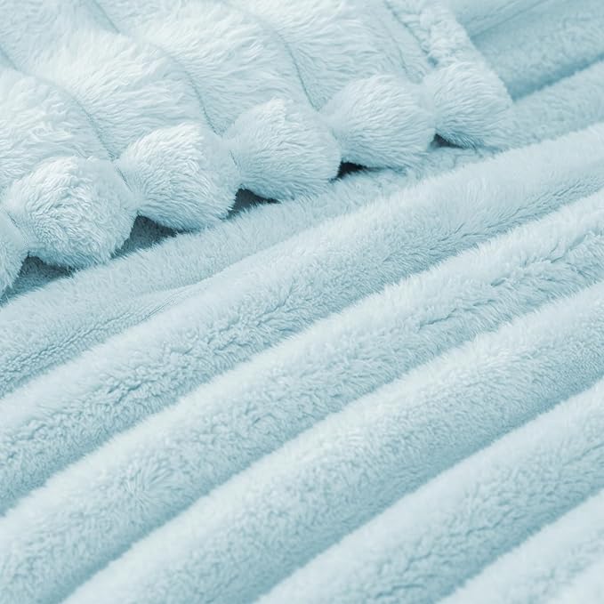Exclusivo Mezcla Queen Size Flannel Fleece Blanket, Super Soft Striped Jacquard - Image 4