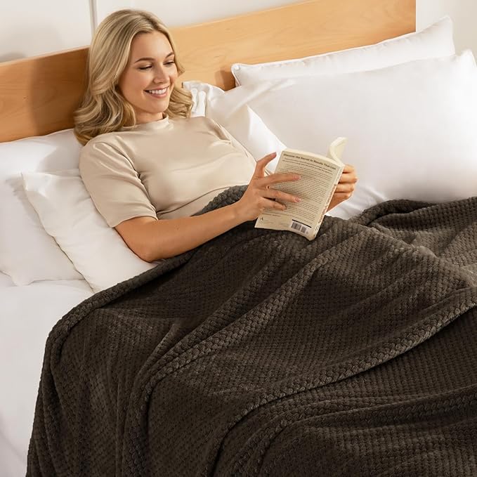 Exclusivo Mezcla Fleece Bed Blanket King Size, Super Soft and Warm Blankets - Image 3