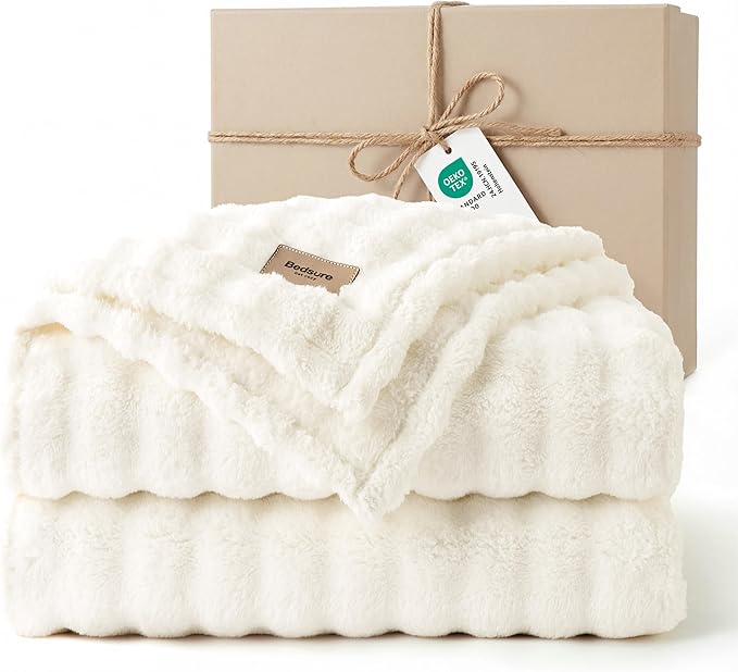 Bedsure 3D Fleece Bubble Blanket by BEDSURE