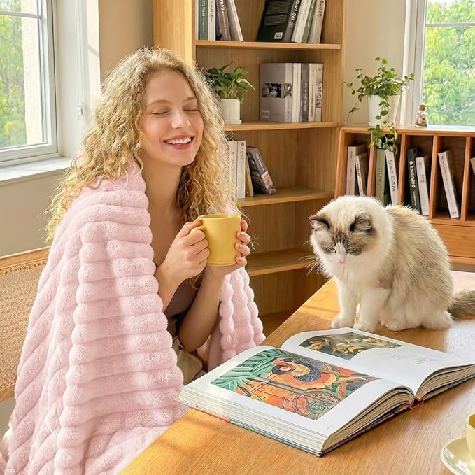 HIMEET Pink Ribbed Queen Size Blanket - Image 5
